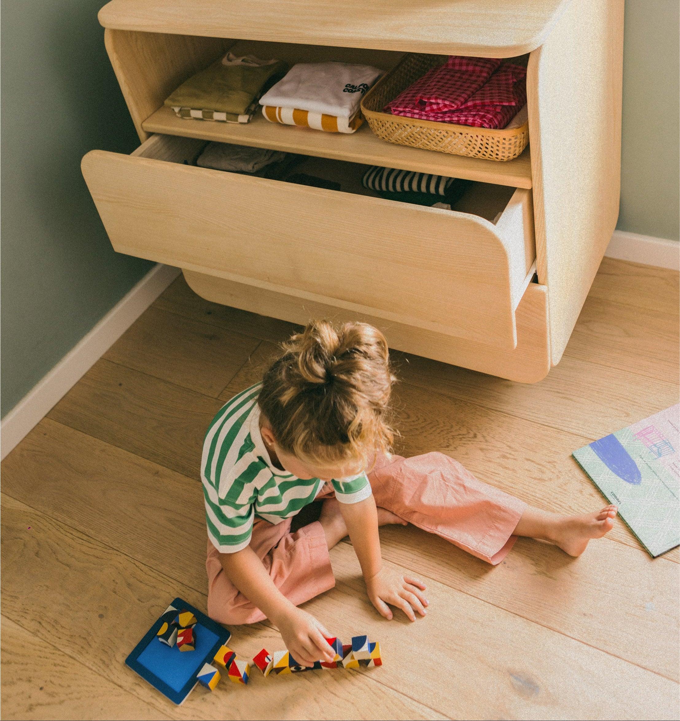 Cómoda infantil Oliwi madera natural dimensiones