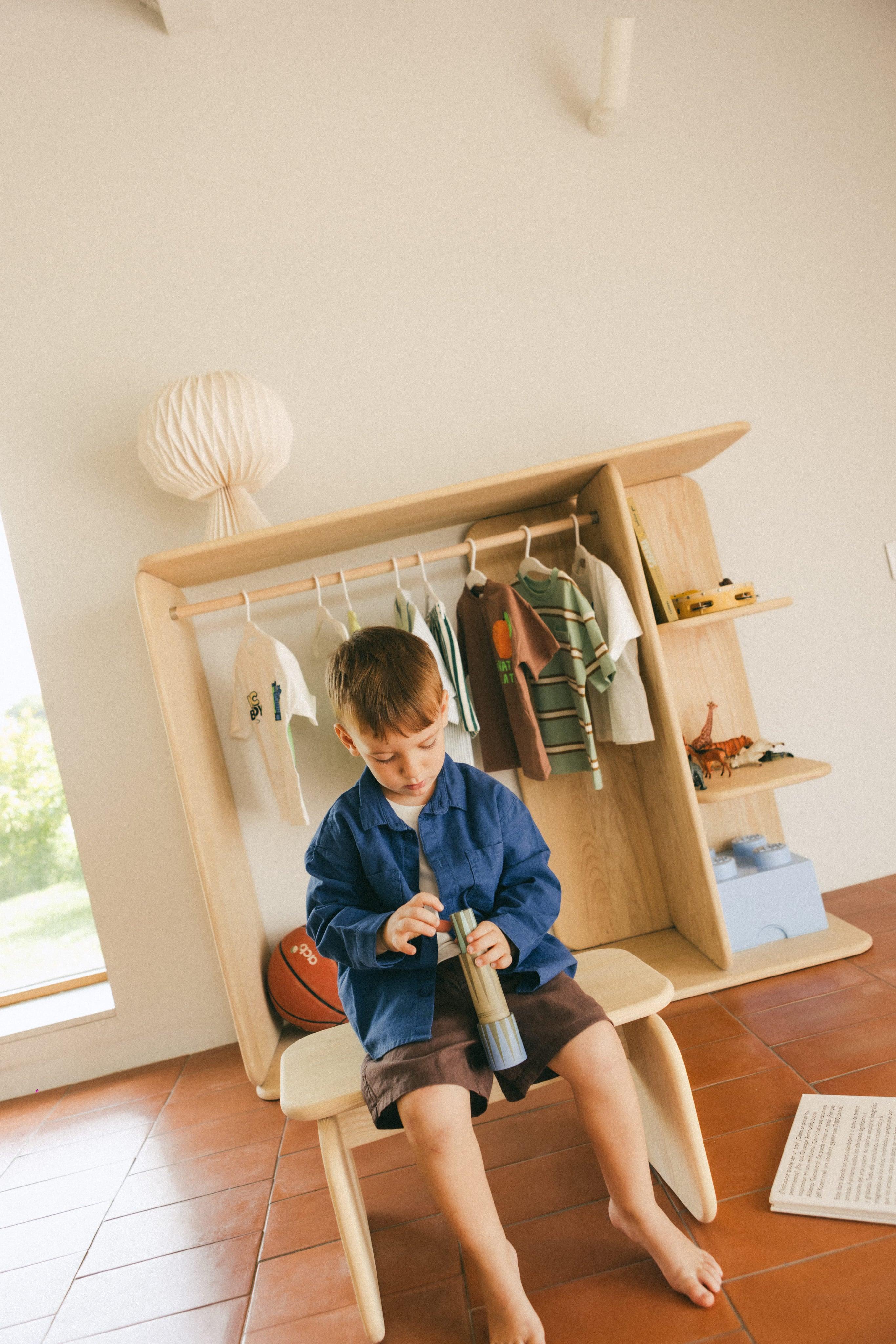 Vestidor infantil Naboa madera natural vista lateral