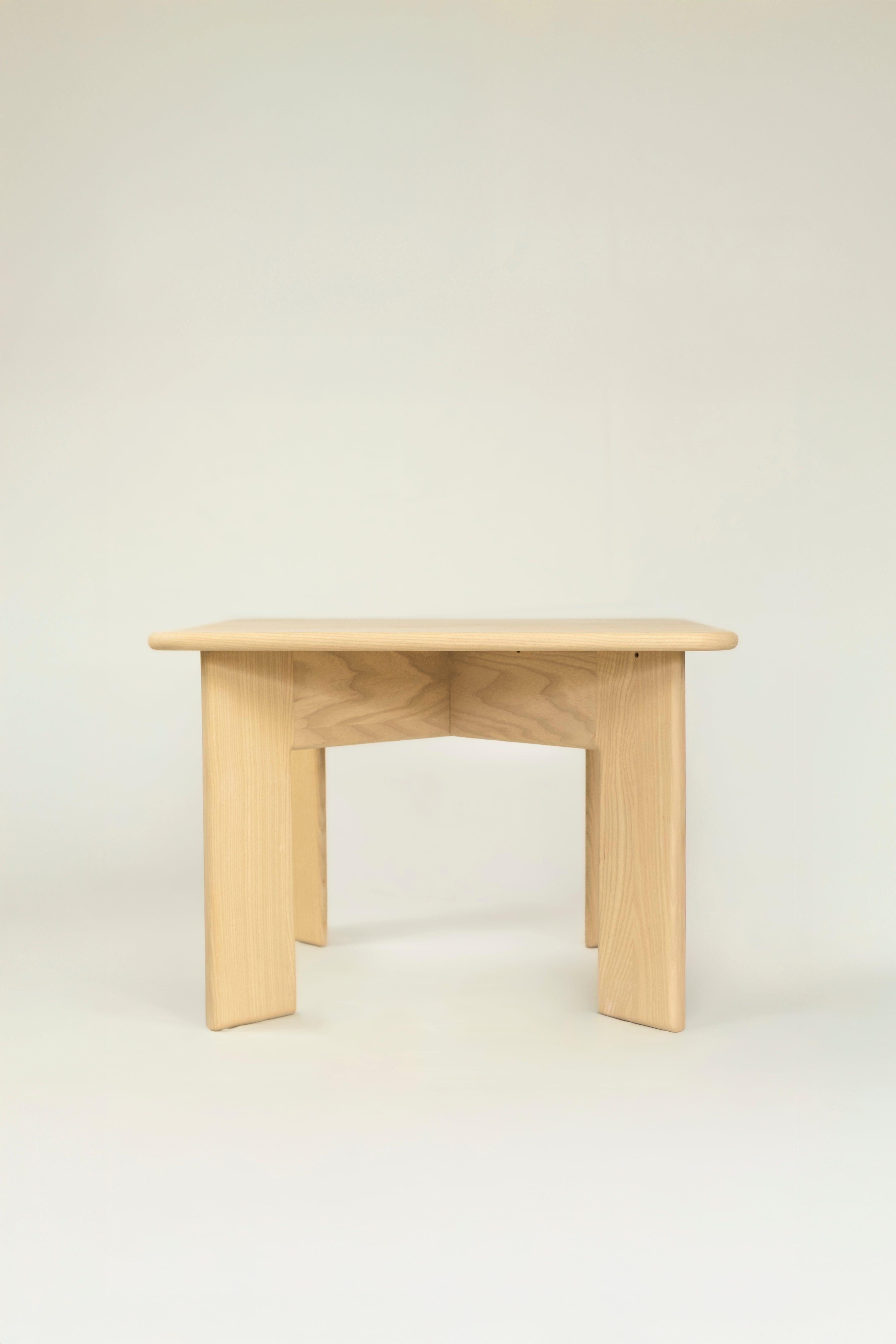 Mesa infantil Mimba madera natural detalle