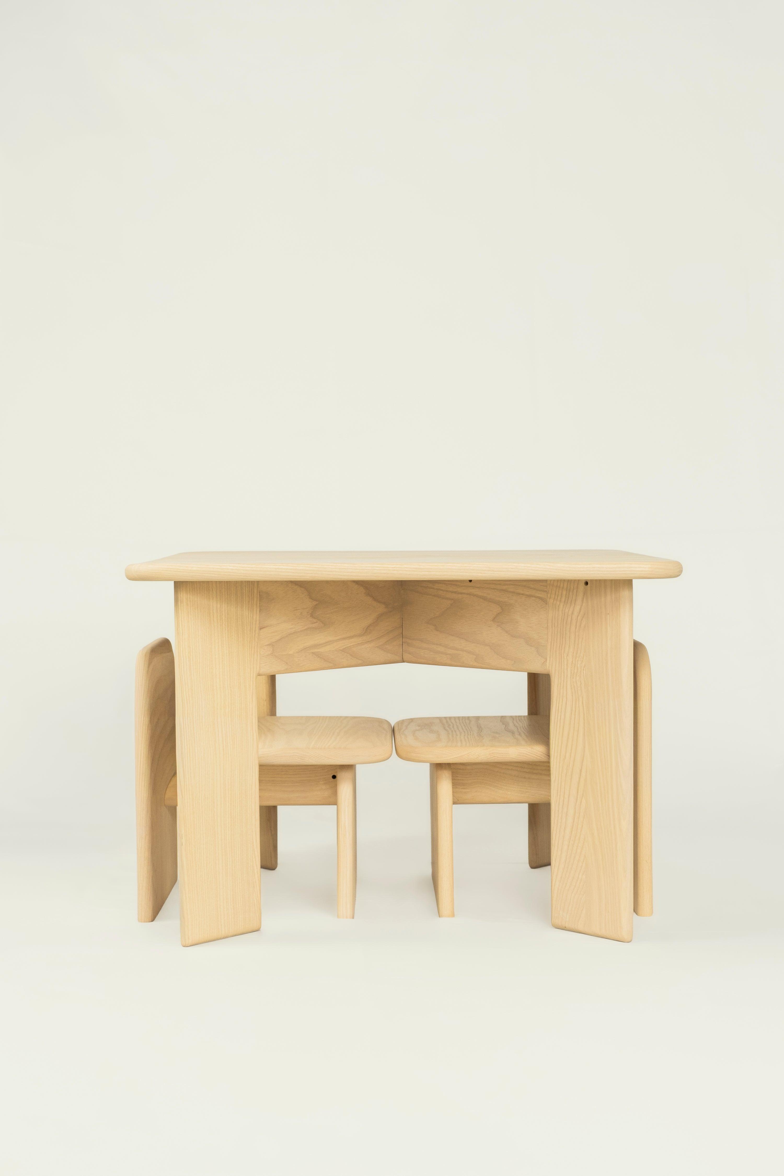 Silla infantil Tavili madera natural vista frontal