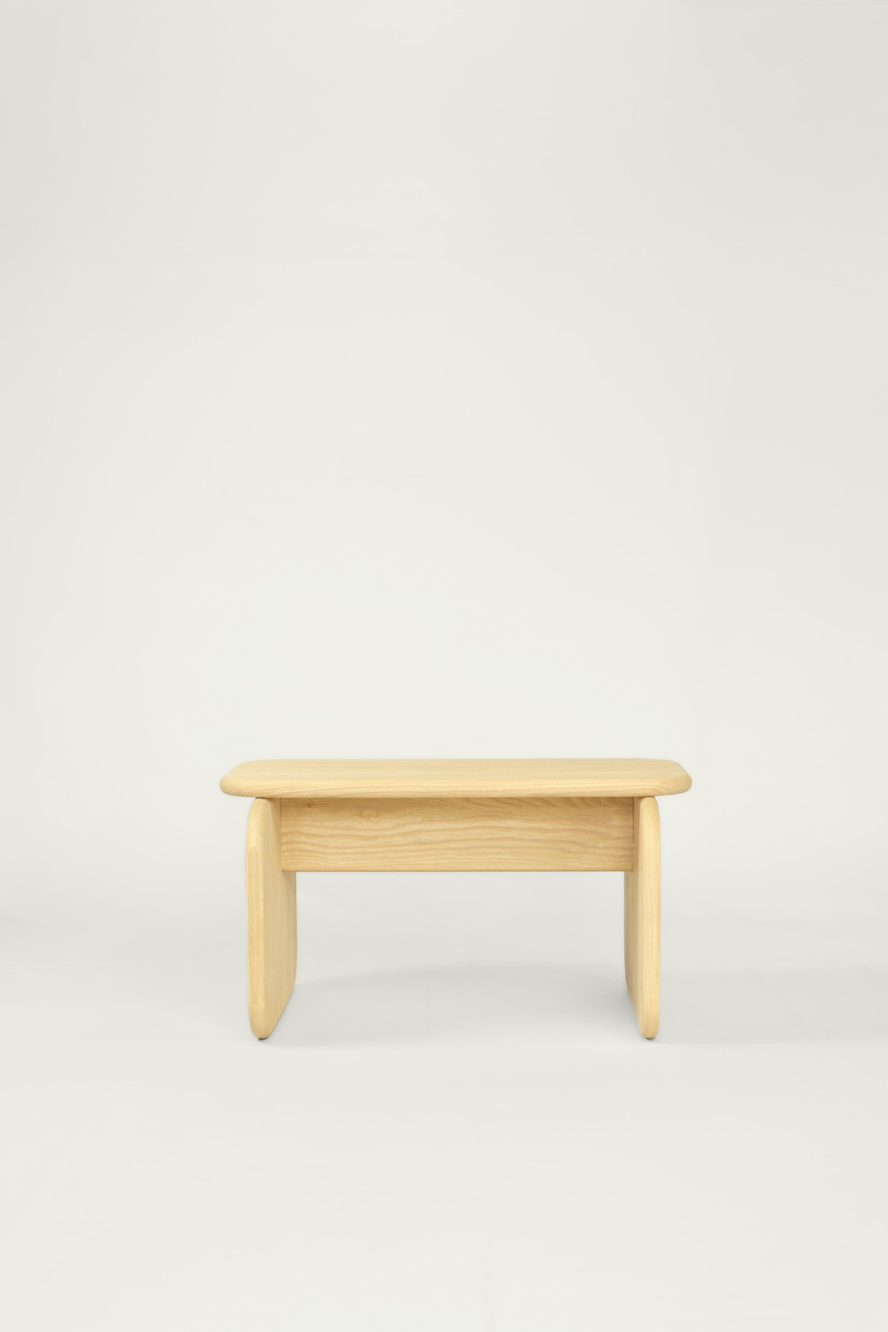 Taburete infantil Nubia madera natural vista frontal