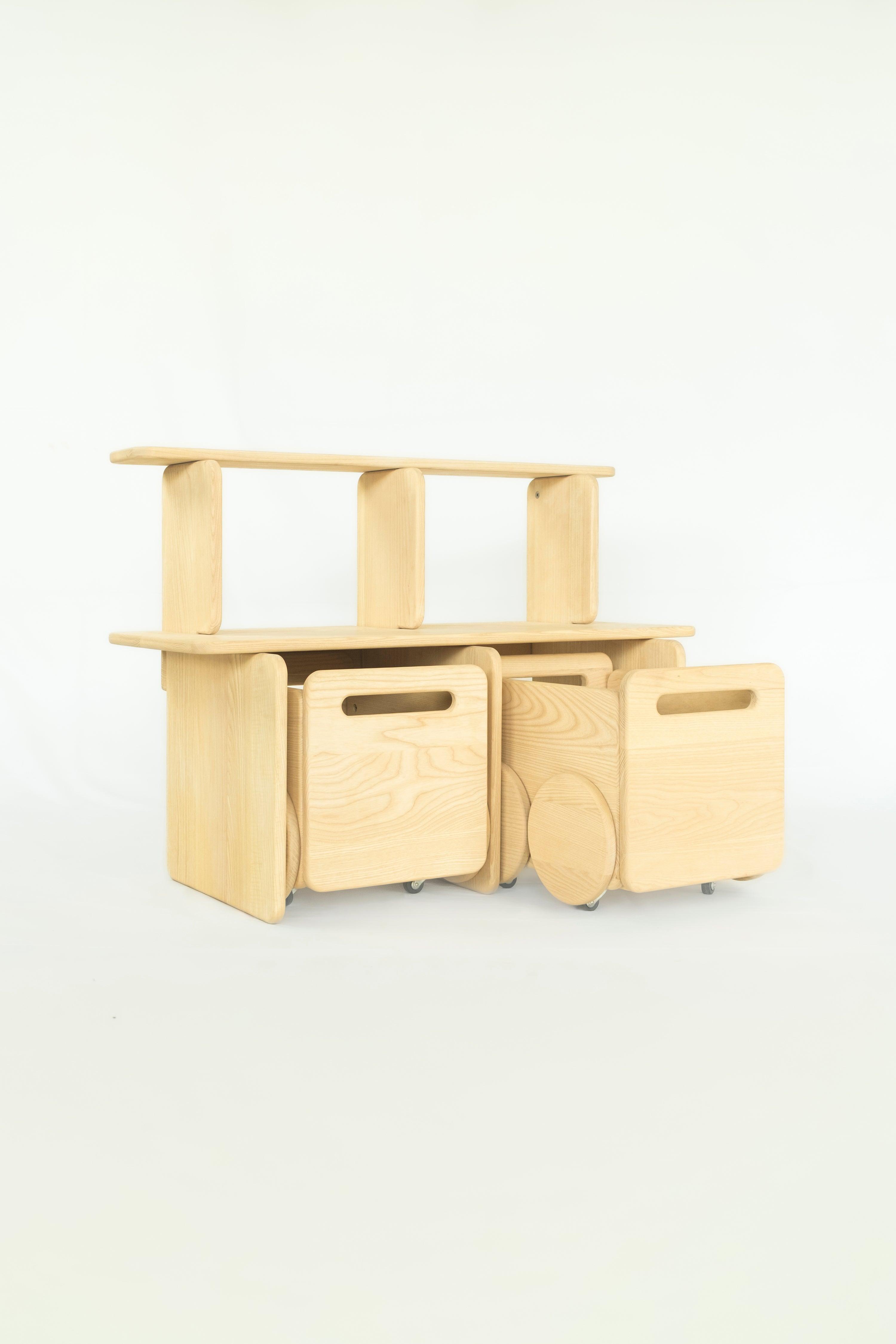 Estantería infantil Pombi madera natural primer plano