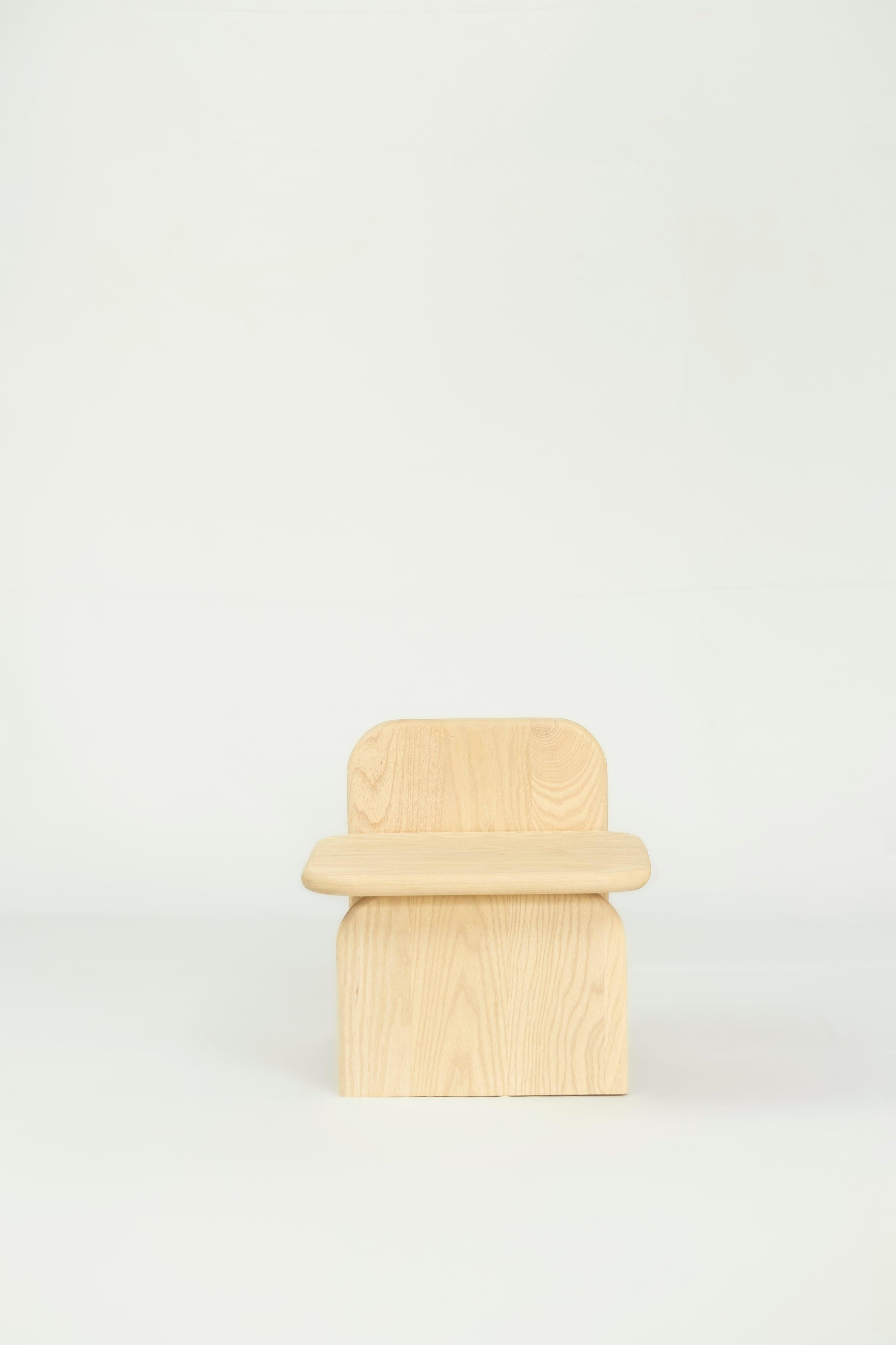Silla infantil Tavili madera natural detalle